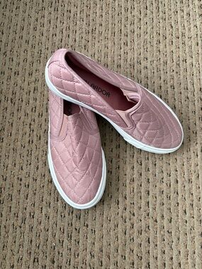 Jenn Ardor Quilted Slip-On Sneakers in Blush Pink
